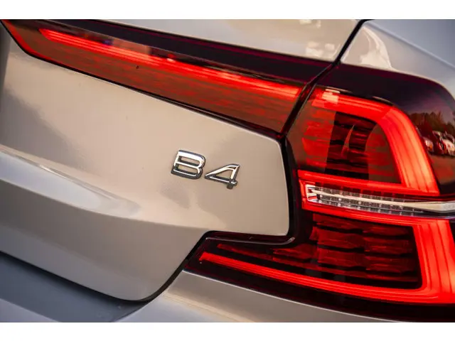 Volvo S60 2.0 B4 Plus Dark 2023 Benzine 37