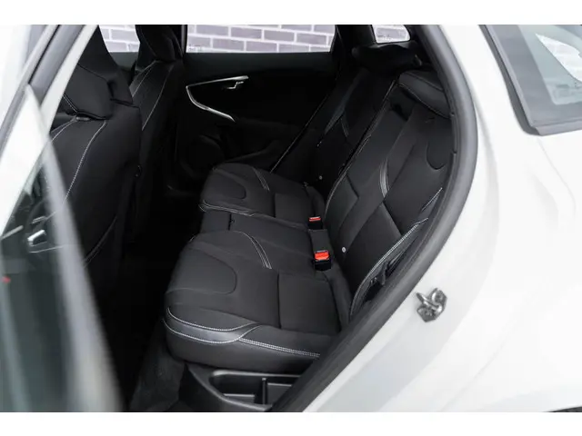 Volvo V40 1.5 T2 Polar+ 2019 Benzine 18