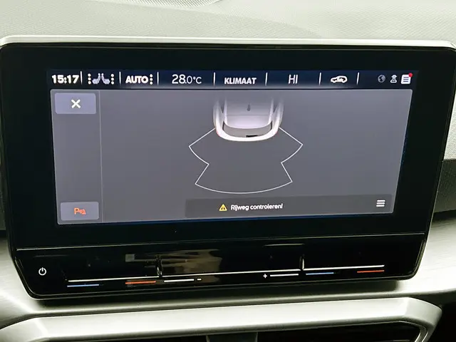 SEAT Leon 1.0 eTSI 110pk FR Business DSG 2023 Benzine 26