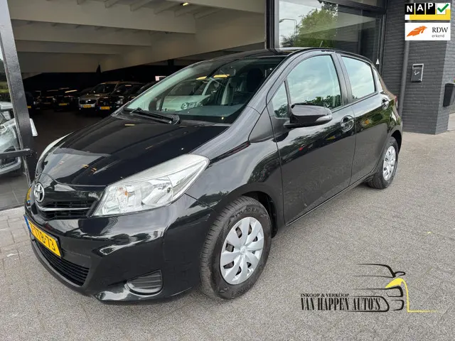 Toyota Yaris 1.3 VVT-i Now 2014 Benzine