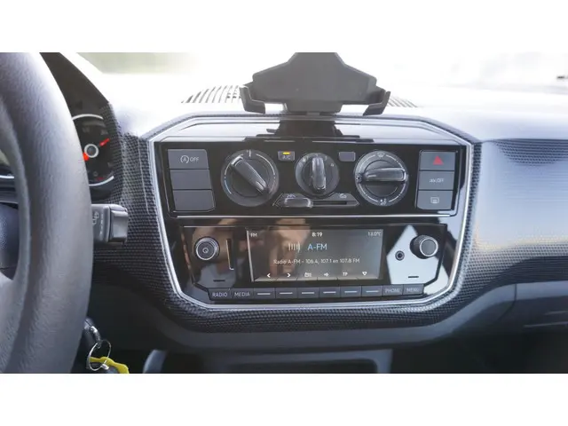 Volkswagen up! 1.0 BMT move up! 5 drs Airco 2021 Benzine 7