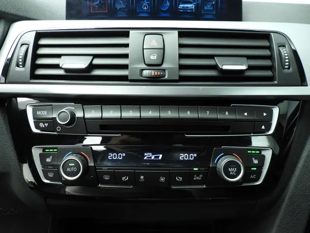 BMW 3 Serie Gran Turismo 320i 2017 Benzine 14