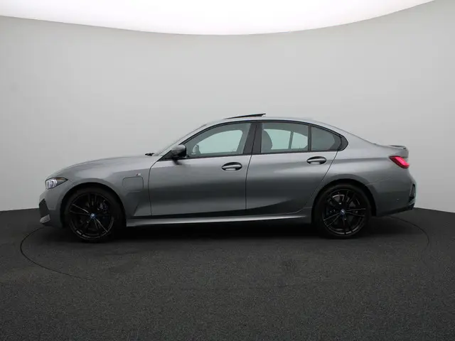 BMW 3 Serie Sedan 320e 2025 Hybride Benzine 4