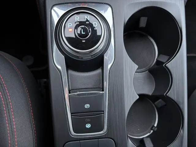 Ford Kuga 2.5 PHEV ST-Line 2024 Hybride Benzine 19