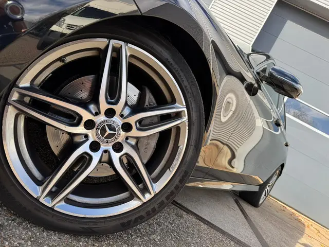 Mercedes-Benz E-Klasse 200 Premium Plus 2019 Benzine 13