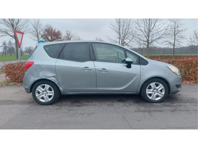 Opel Meriva 1.4 Turbo Business+ 2014 Benzine 14