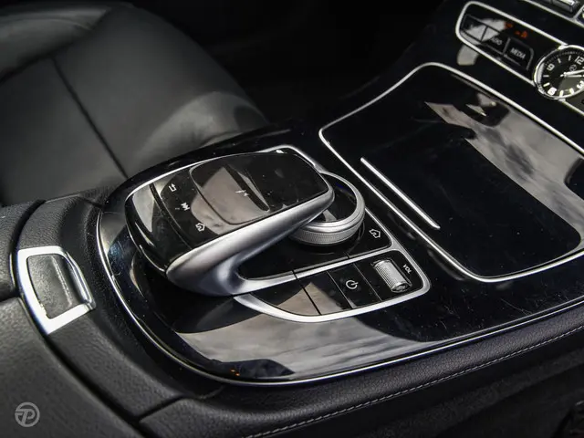 Mercedes-Benz E-Klasse 200 Ambition 2016 Benzine 23