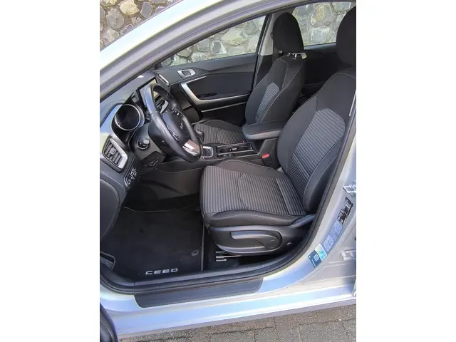 Kia Ceed 1.0 T-GDi DynamicLine 2023 Benzine 9