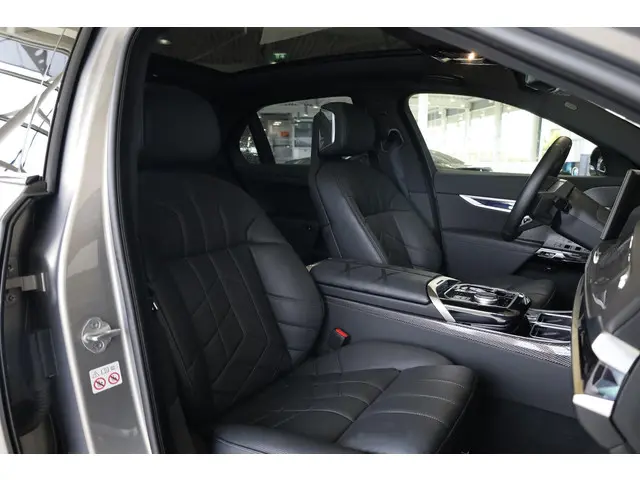 BMW i7 xDrive60 2024 Elektrisch 8