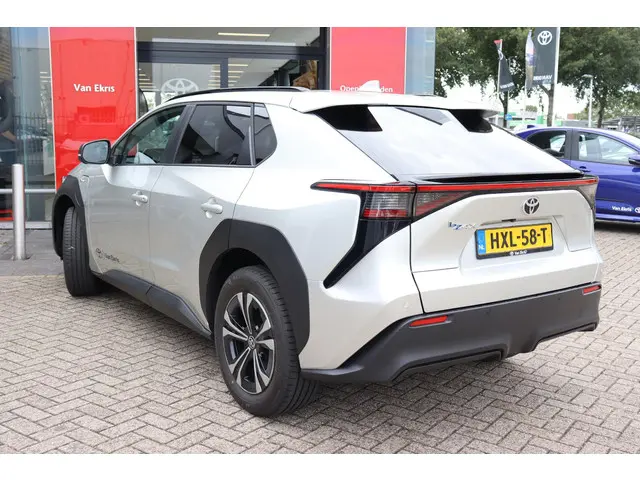 Toyota bZ4X Dynamic 71 kWh 2025 Elektrisch 15