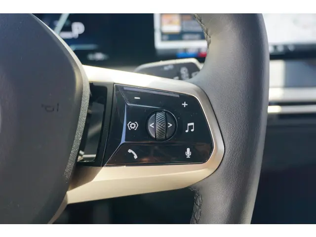 BMW iX xDrive40 2025 Elektrisch 13