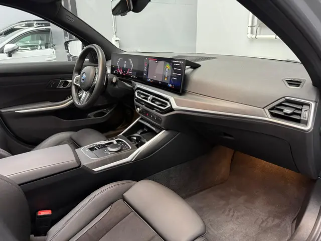 BMW 3 Serie Touring 330e xDrive 2024 Hybride Benzine 11