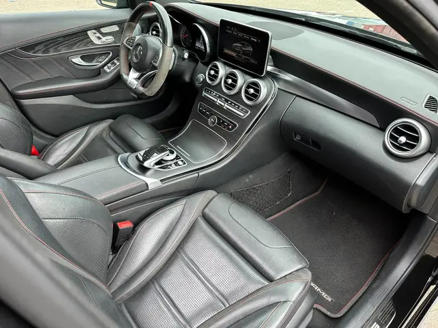 Mercedes-Benz C-Klasse AMG 43 4MATIC / PANO 2018 Benzine 18