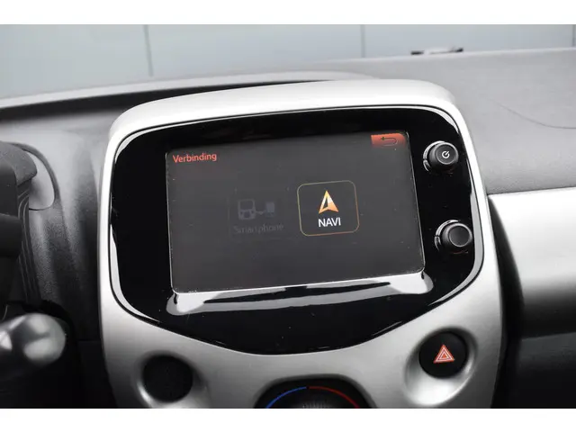 Toyota Aygo 1.0 VVT-i x-play 2016 Benzine 10