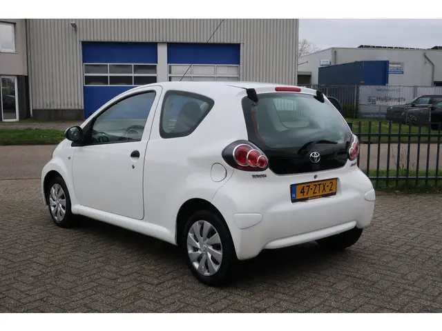 Toyota Aygo 1.0 VVT-i Access 2013 Benzine 9