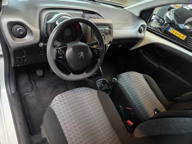 Peugeot 108 1.0 e-VTi Active 2021 Benzine 13