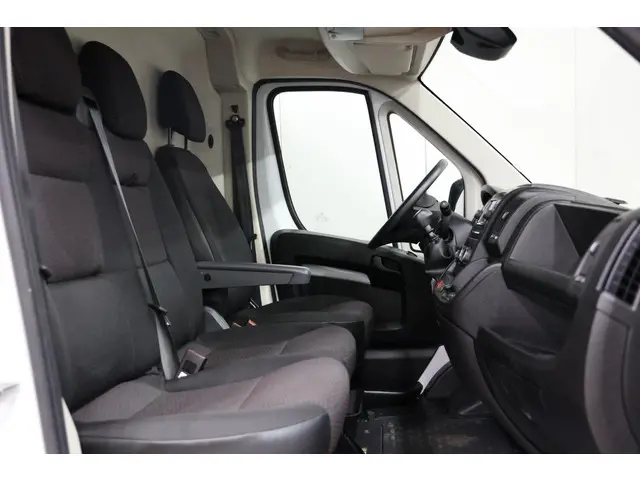 Peugeot Boxer 435 2.2 BlueHDi 140 L4H2 2022 Diesel 11