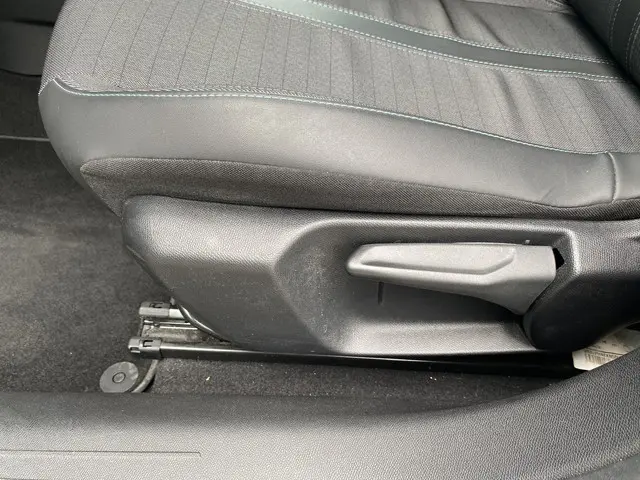 Peugeot 208 1.2 PureTech Allure Pack 2022 Benzine 14