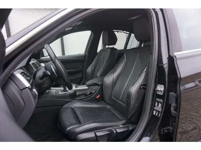 BMW 3 Serie 320i High Exec 2017 Benzine 5