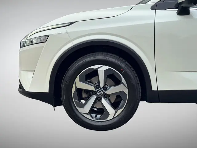 Nissan QASHQAI 1.3 MHEV N-Connecta 2023 Benzine 8