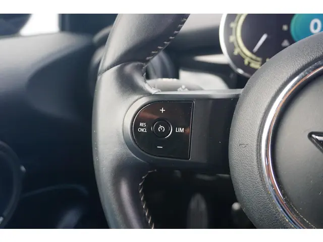 MINI 3-Deurs Cooper 2021 Benzine 12