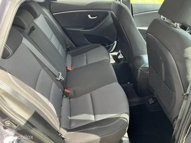 Hyundai i30 1.6 GDi GO! TREKHAAK 2018 Benzine 19