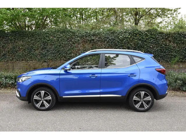 MG ZS-EV 3