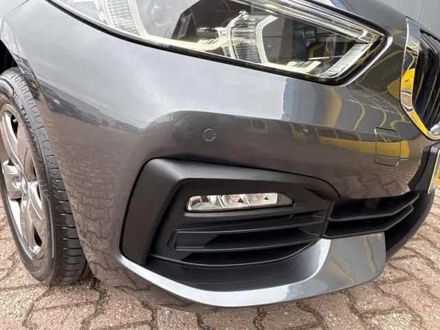 BMW 1 Serie 118i Executive Edition 2021 Benzine 23