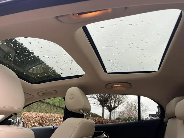 Mercedes-Benz GLA 180 Business 2018 Benzine 19