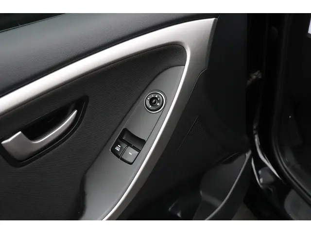 Hyundai i30 1.6 GDI i-Drive Cool Plus 2016 Benzine 14