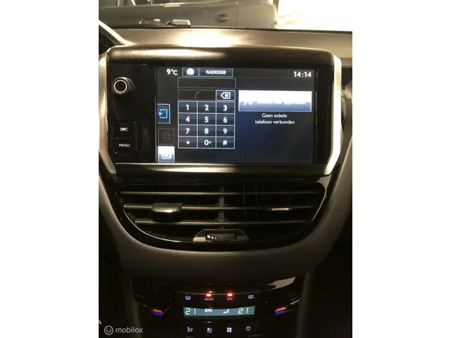 Peugeot 208 1.2 PureTech Blue Lease Premium 2015 Benzine 10