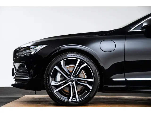 Volvo V90 2.0 T6 AWD Inscription 2022 Hybride Benzine 8