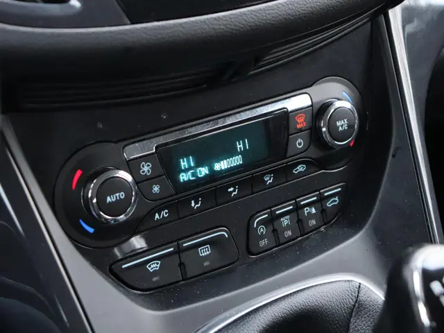 Ford Kuga 1.6 Titanium navi LM org NL 2014 Benzine 16