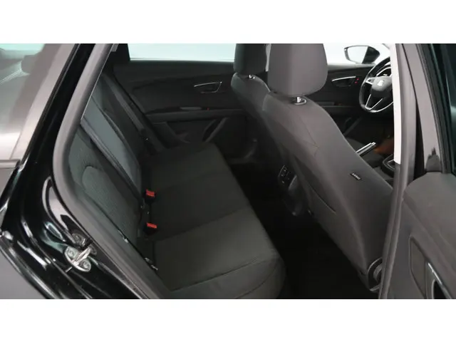 SEAT Leon ST 1.0 EcoTSI 115pk Style Connect 2016 Benzine 35