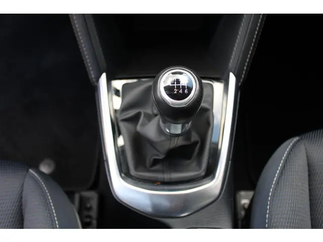 Mazda 2 1.5 Skyactiv-G Luxury 2021 Benzine 25
