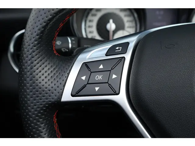 Mercedes-Benz SLK 200 2015 Benzine 31