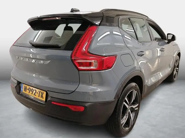 Volvo XC40 1.5 T5 Recharge R-Design 2022 Hybride Benzine 3