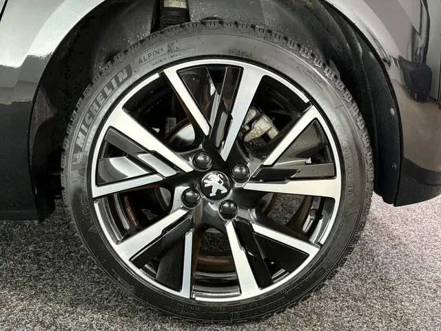 Peugeot 208 1.2 PureTech Allure 2020 Benzine 29