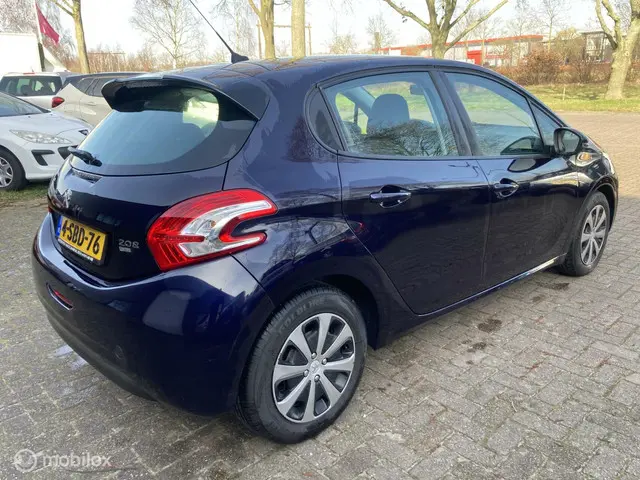 Peugeot 208 1.4 e-HDi Blue Lease DIESEL 2013 Diesel 9
