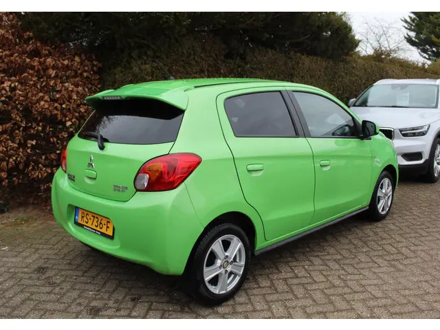 Mitsubishi Space Star 1.2 Instyle 2015 Benzine 16