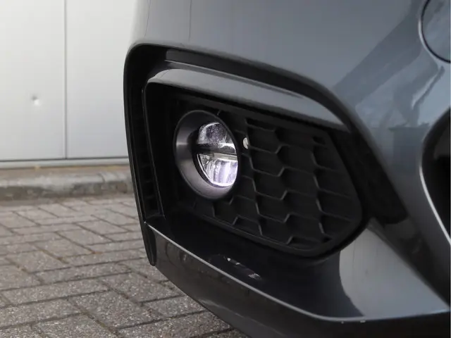 BMW 2 Serie Cabrio 220i High Executive 2021 Benzine 11