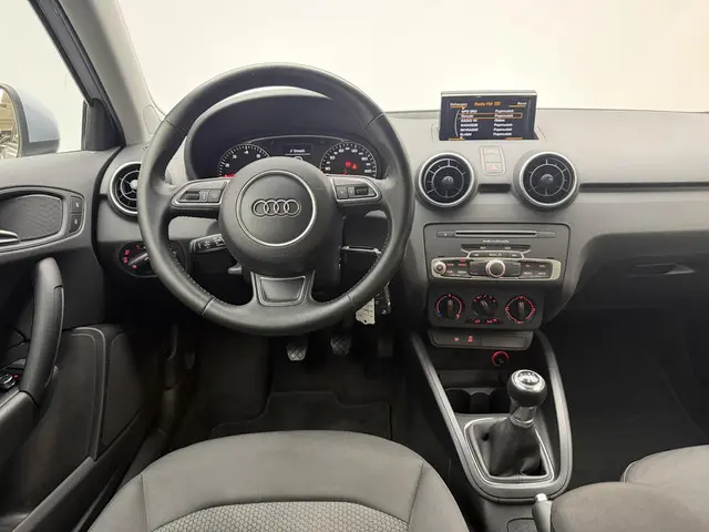 Audi A1 1.0 TFSI Adrenalin 2017 Benzine 4