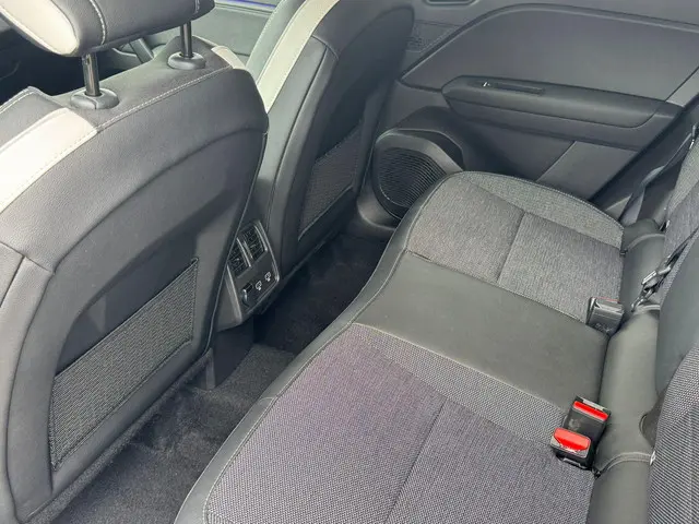 Renault Captur 160 Intens EDC 2023 Benzine 9