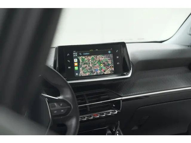 Peugeot 2008 PureTech 130 Allure 2020 Benzine 57