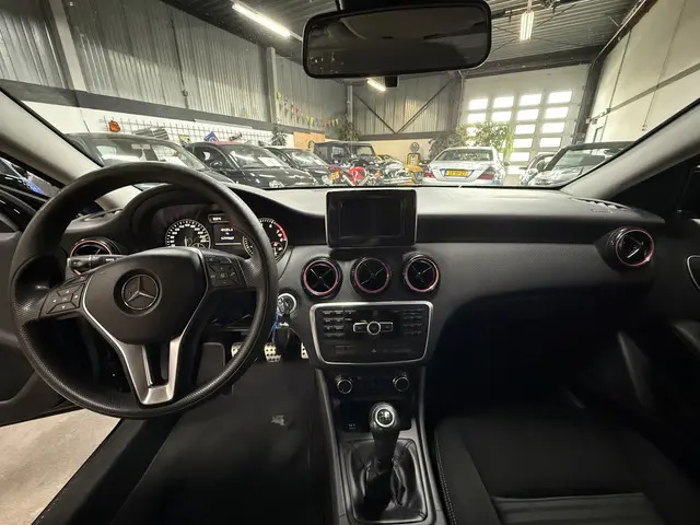 Mercedes-Benz A-Klasse 180 2012 Benzine 7