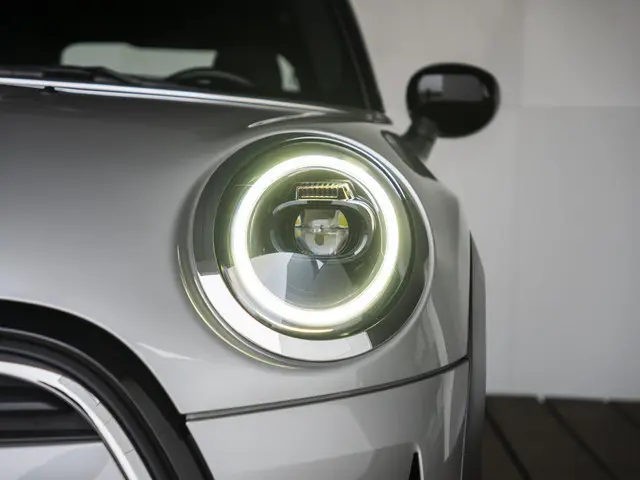 MINI 5-Deurs Cooper Aut. 2023 Benzine 39