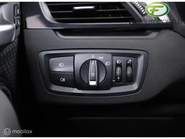 BMW X1 sDrive18i Executive 2018 Benzine 24