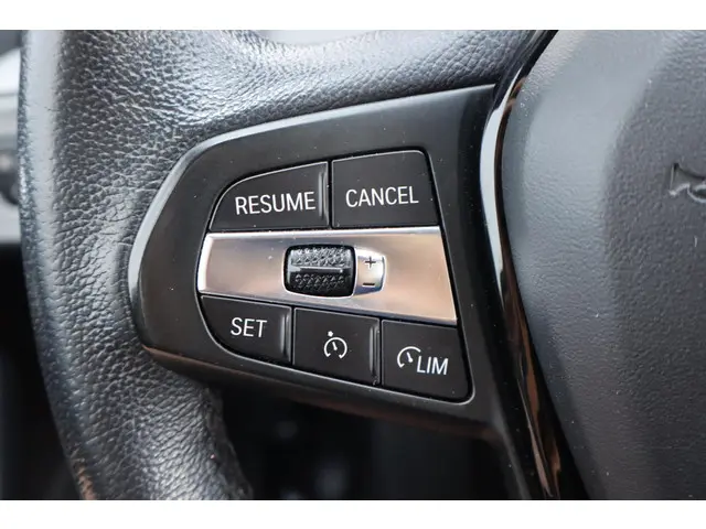BMW 1 Serie 118i Executive Edition 2019 Benzine 23