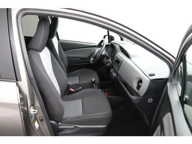 Toyota Yaris 1.0 VVT-i Comfort 2020 Benzine 21