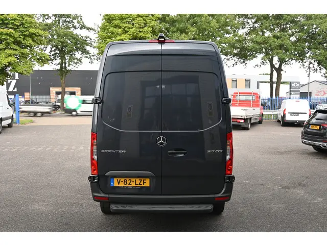 Mercedes-Benz Sprinter 317 CDI L2H2 Pro HD 2024 Diesel 12
